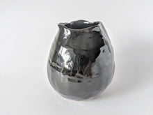 Load image into Gallery viewer, Glossy Black Vase